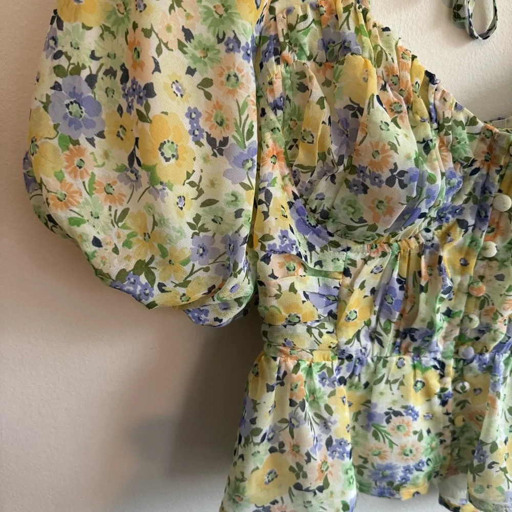 Astr Floral Puff-Sleeve Peplum Milkmaid Babydoll Top in Yellow and Lavender - Picture 6 of 11